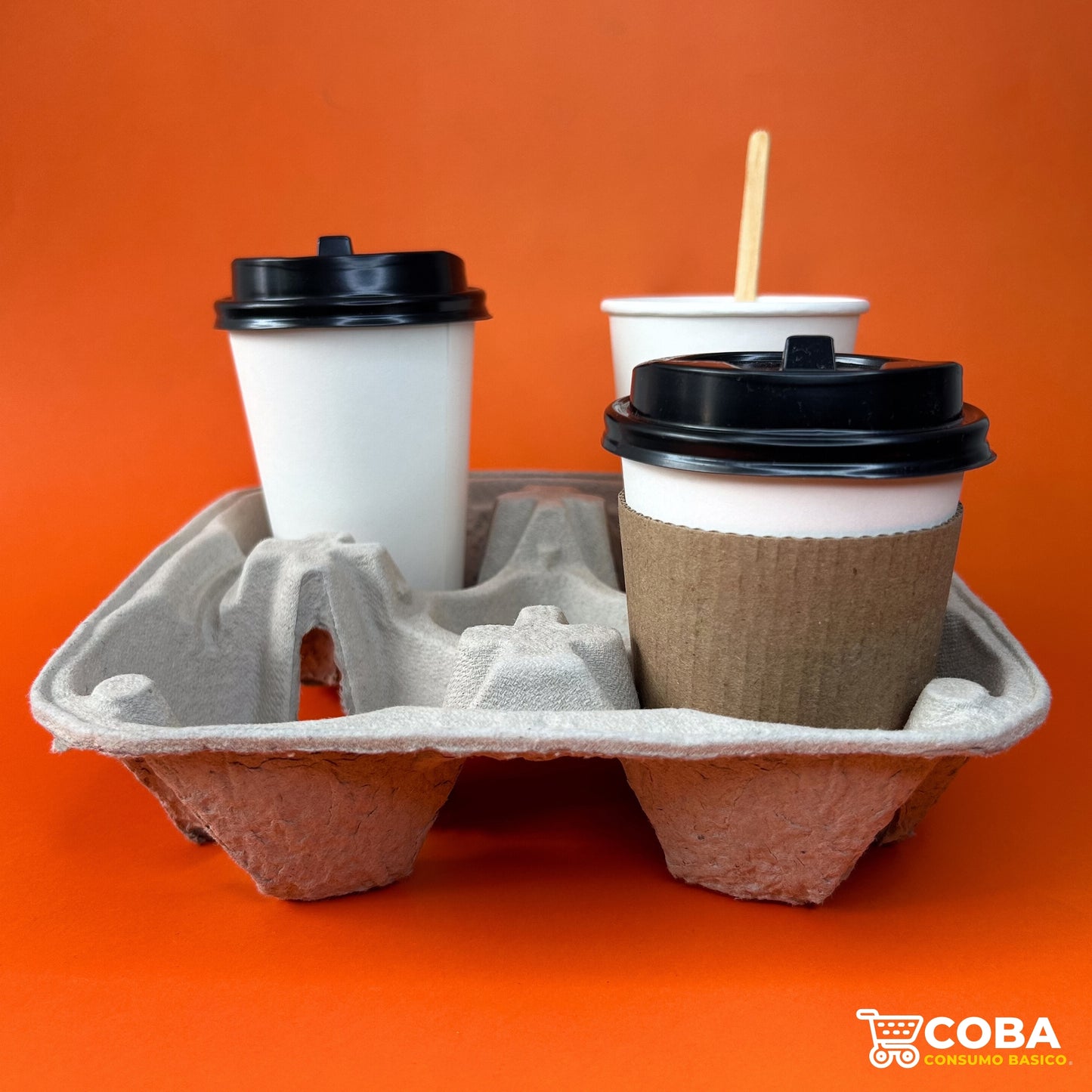Portavasos de cartón biodegradable.